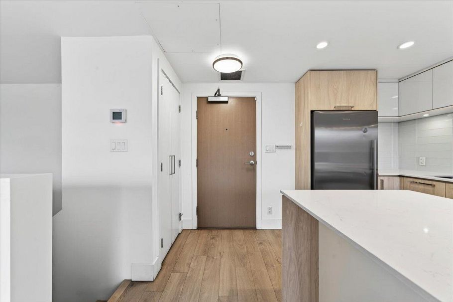 610 680 Seylynn Crescent North Vancouver, BC - 2