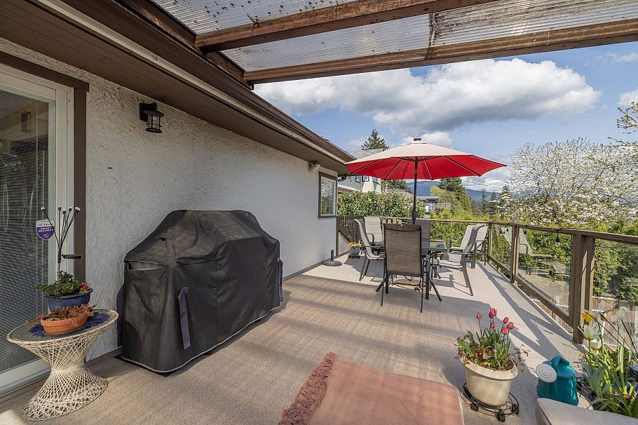 1119 Cloverley Street North Vancouver, BC - 13