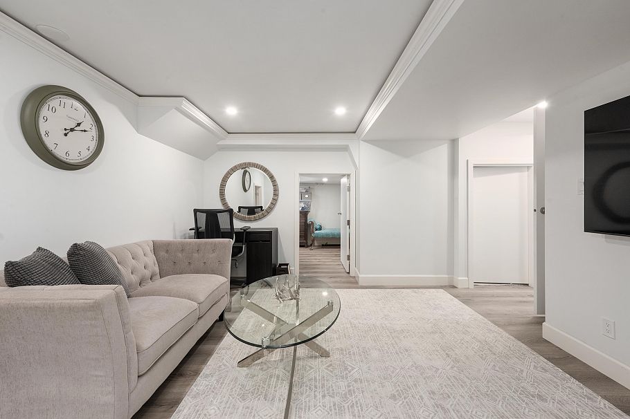 1991 Cedar Village Crescent North Vancouver, BC - 20