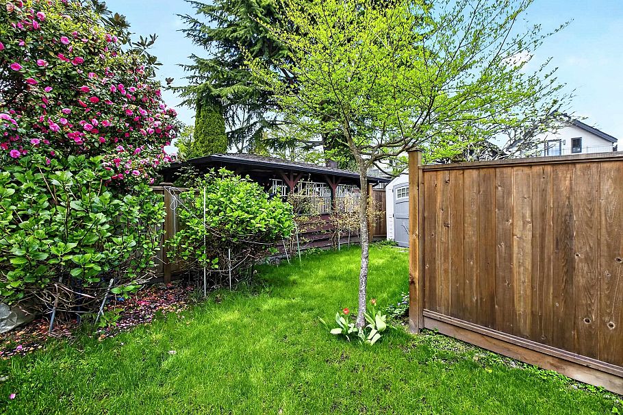 2975 W 8th Avenue Vancouver, BC - 32