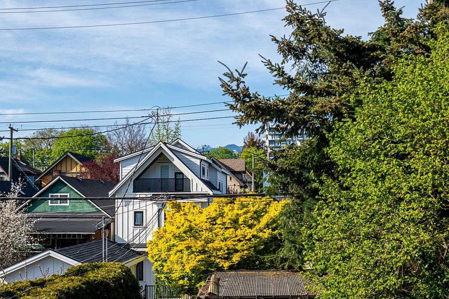 1623 E 12th Avenue Vancouver, BC - 33