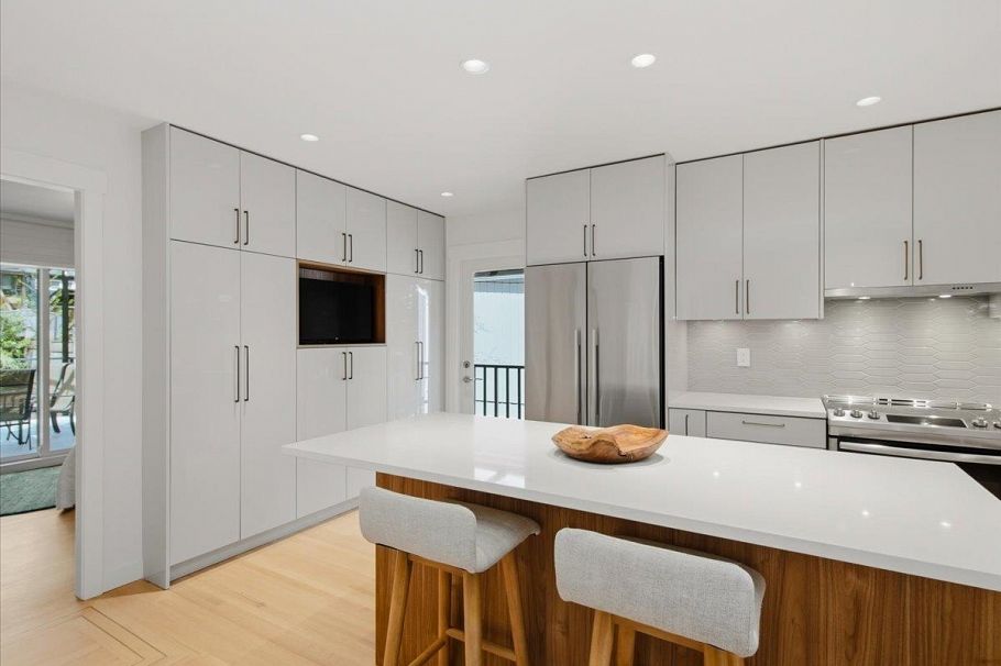 1392 Chamberlain Drive North Vancouver, BC - 5