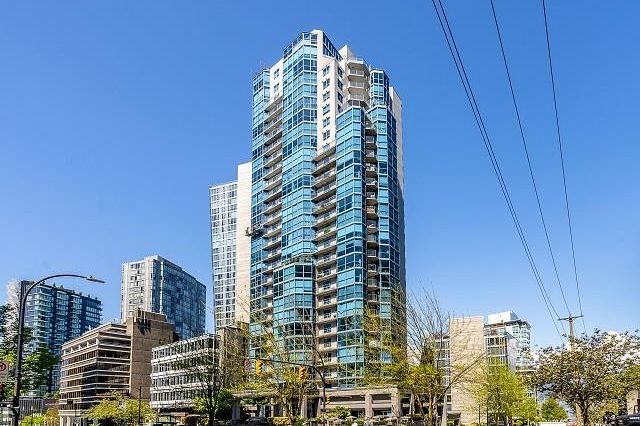 303 1415 W Georgia Street Vancouver, BC - 2