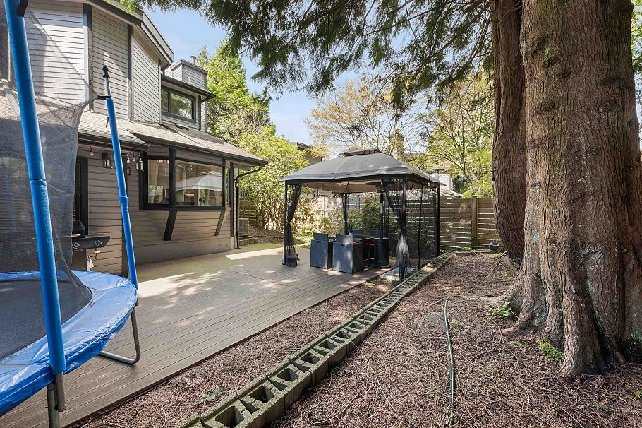 1991 Cedar Village Crescent North Vancouver, BC - 31