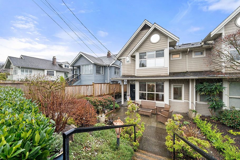 341 E 8th Street North Vancouver, BC - 2