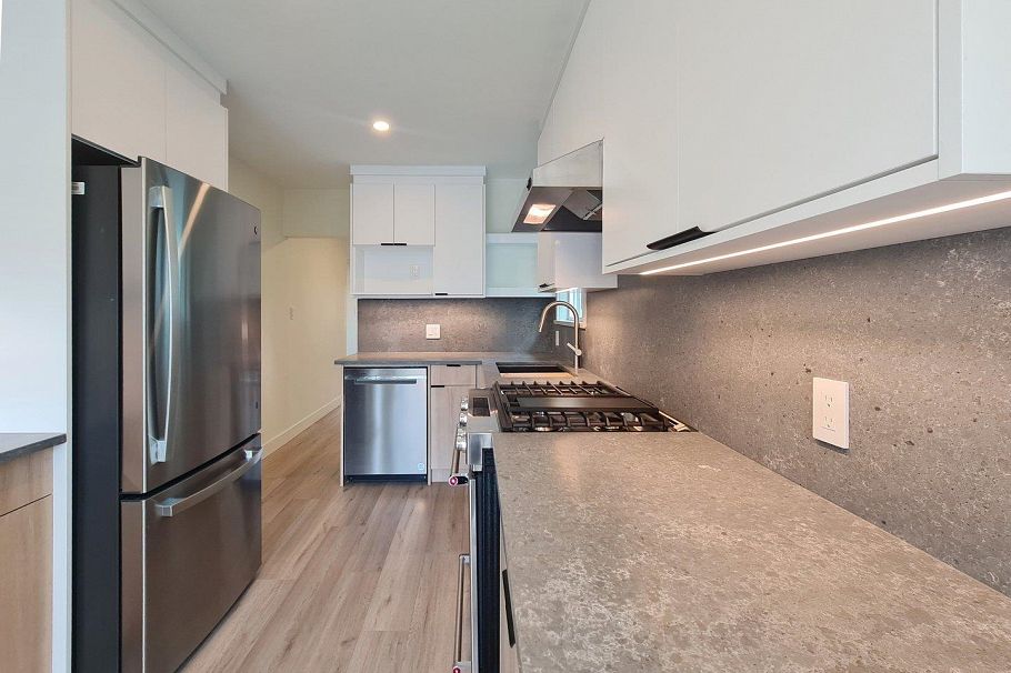 790 W 68th Avenue Vancouver, BC - 12
