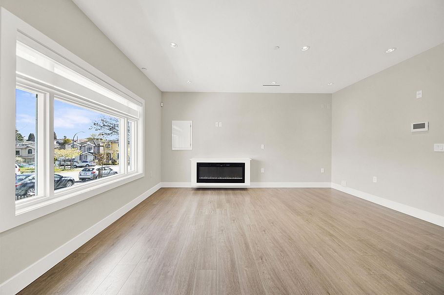 3128 Kings Avenue Vancouver, BC - 3