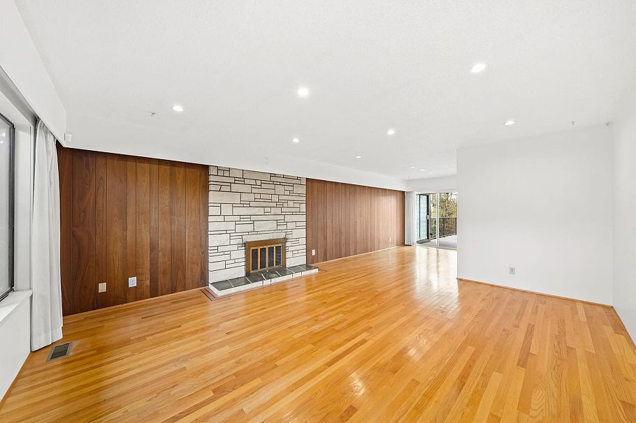 532 W 64th Avenue Vancouver, BC - 2