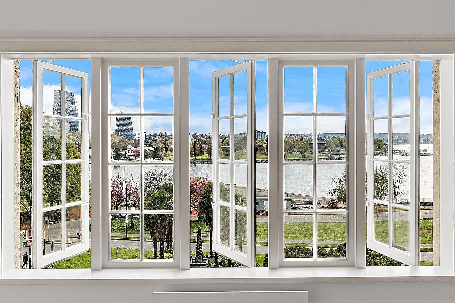 306 1311 Beach Avenue Vancouver, BC - 1