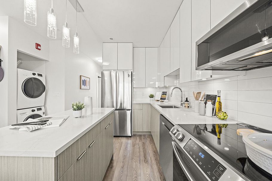 2296 E 33rd Avenue Vancouver, BC - 10