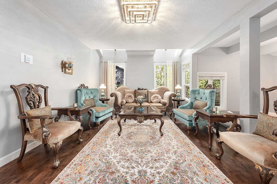 1991 Cedar Village Crescent North Vancouver, BC - 1