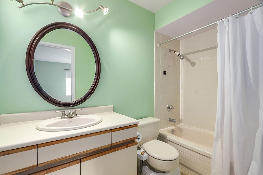 229 W 22nd Street North Vancouver, BC - 12