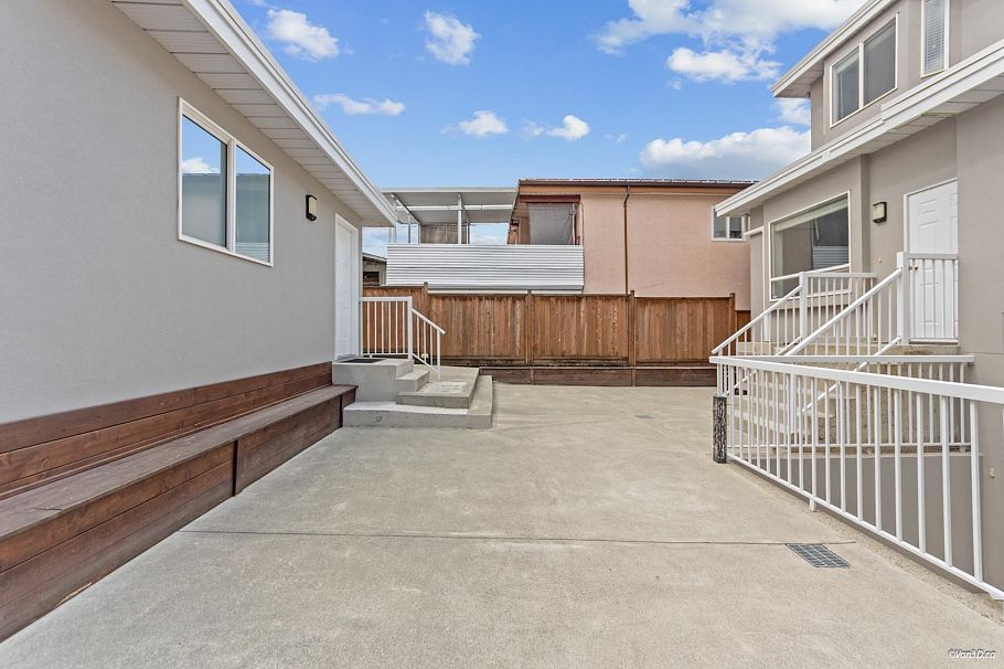 2648 E 19th Avenue Vancouver, BC - 34