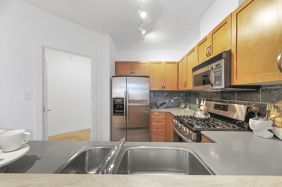 110 2263 Redbud Lane Vancouver, BC - 14