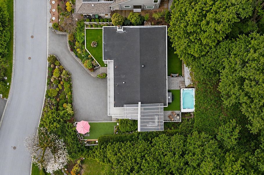 668 Alpine Court North Vancouver, BC - 39