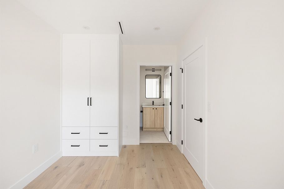 3143 E 19 Avenue Vancouver, BC - 13