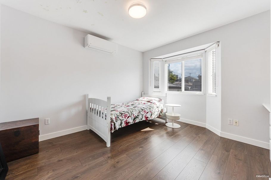 2648 E 19th Avenue Vancouver, BC - 17