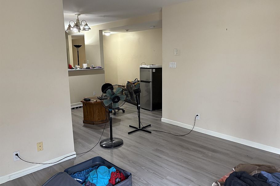 204 137 W 17th Street North Vancouver, BC - 9