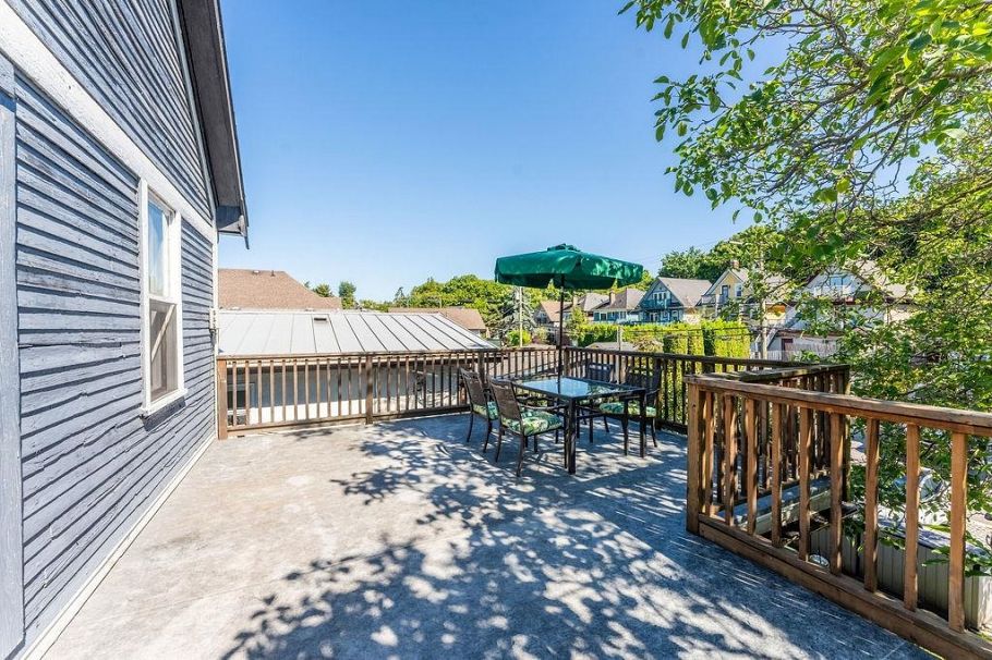 136 W 12th Avenue Vancouver, BC - 32