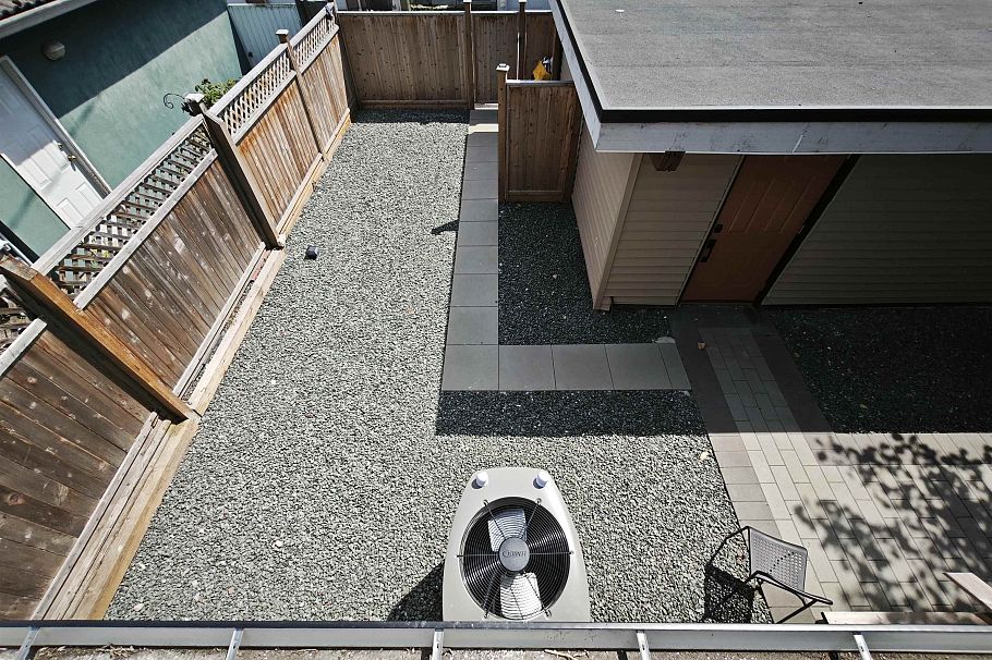 790 W 68th Avenue Vancouver, BC - 2