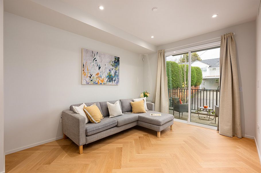 173 805 W 49th Avenue Vancouver, BC - 2