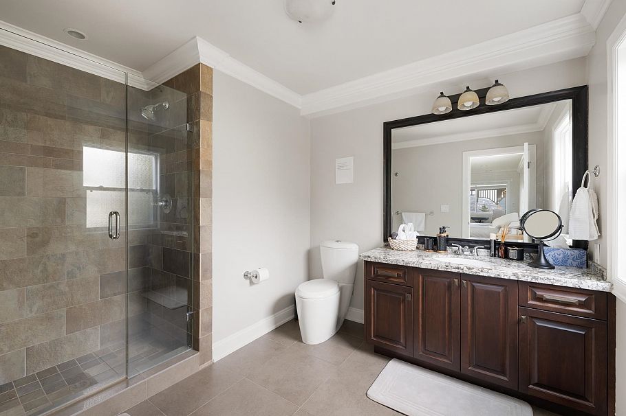 4050 St. Pauls Avenue North Vancouver, BC - 36