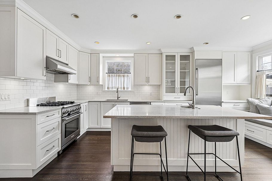 2859 W 33rd Avenue Vancouver, BC - 2