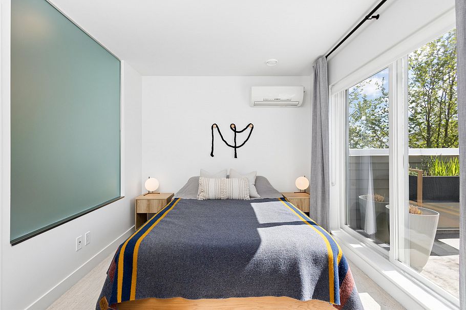 2 265 E 8th Street North Vancouver, BC - 18