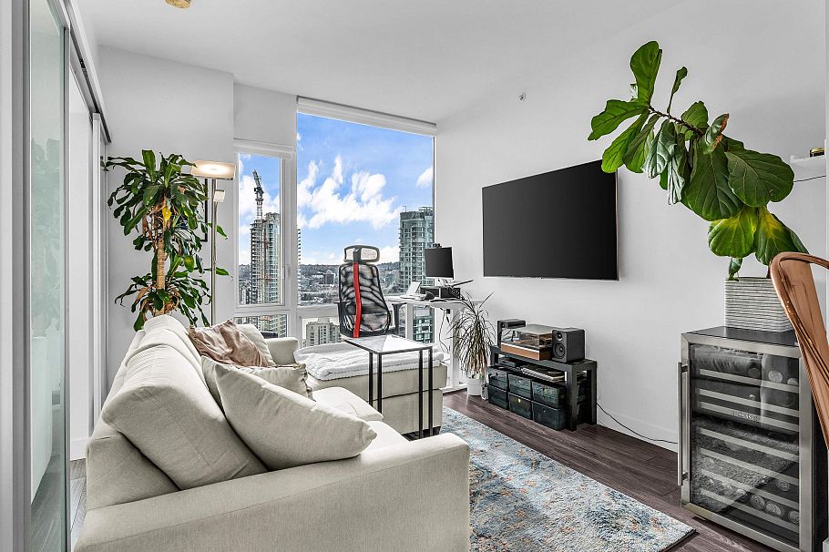 3305 1283 Howe Street Vancouver, BC - 5