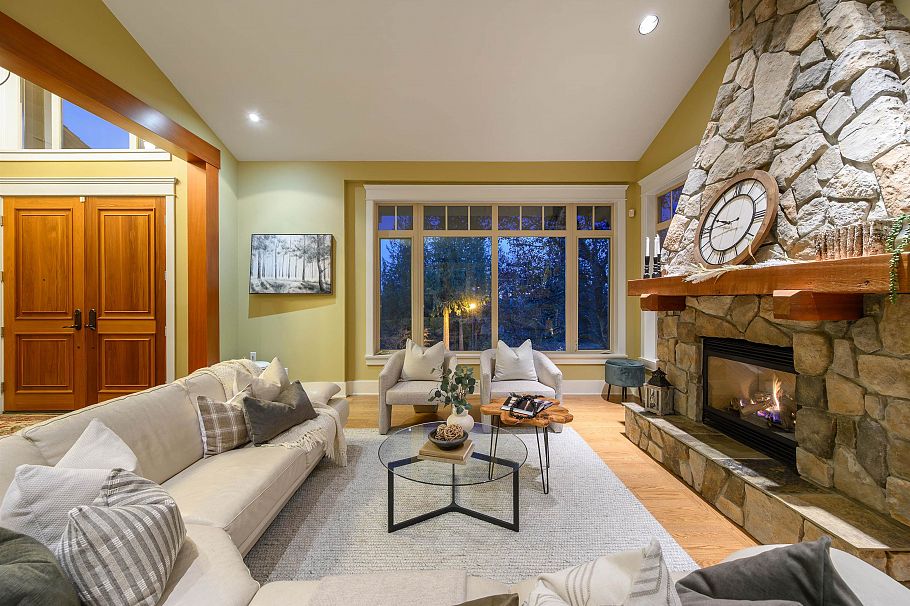 3402 Anne Macdonald Way North Vancouver, BC - 8