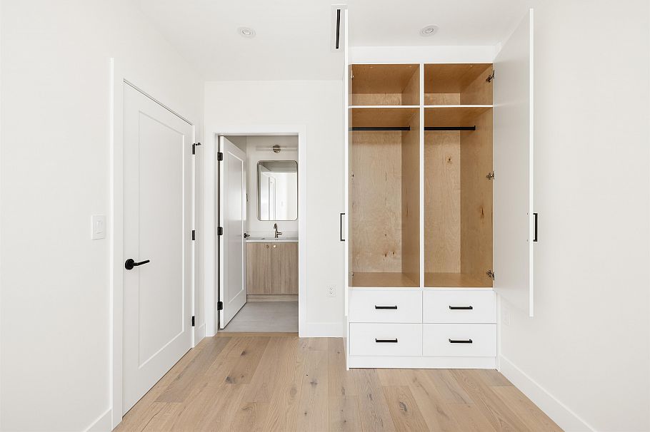 3143 E 19 Avenue Vancouver, BC - 16