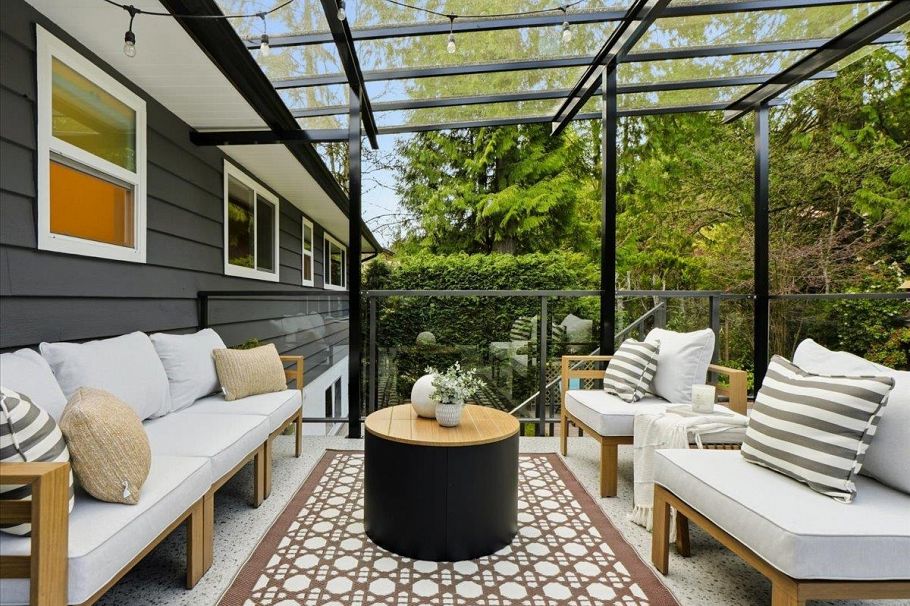 1392 Chamberlain Drive North Vancouver, BC - 28