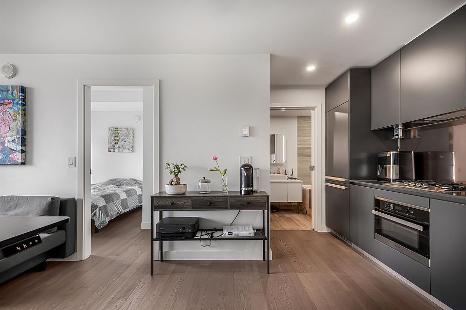 2306 1480 Howe Street Vancouver, BC - 4