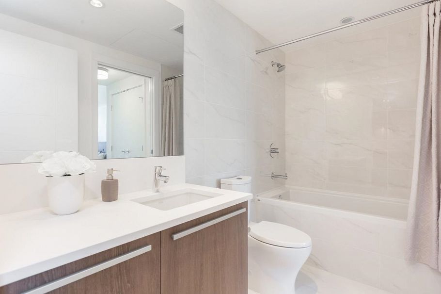 404 1295 Conifer Street North Vancouver, BC - 21