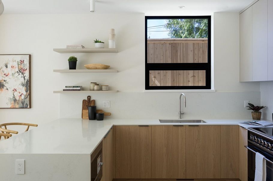 891 E 21st Avenue Vancouver, BC - 4