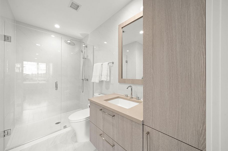 116 747 E 3rd Street North Vancouver, BC - 25