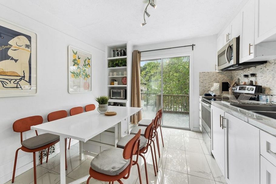 136 W 12th Avenue Vancouver, BC - 21