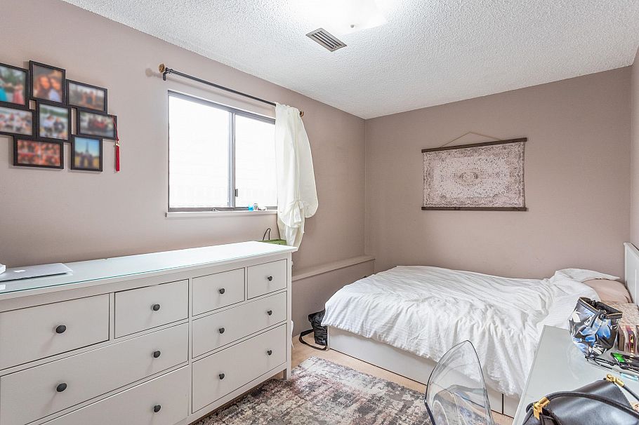 2136 Jones Avenue North Vancouver, BC - 20