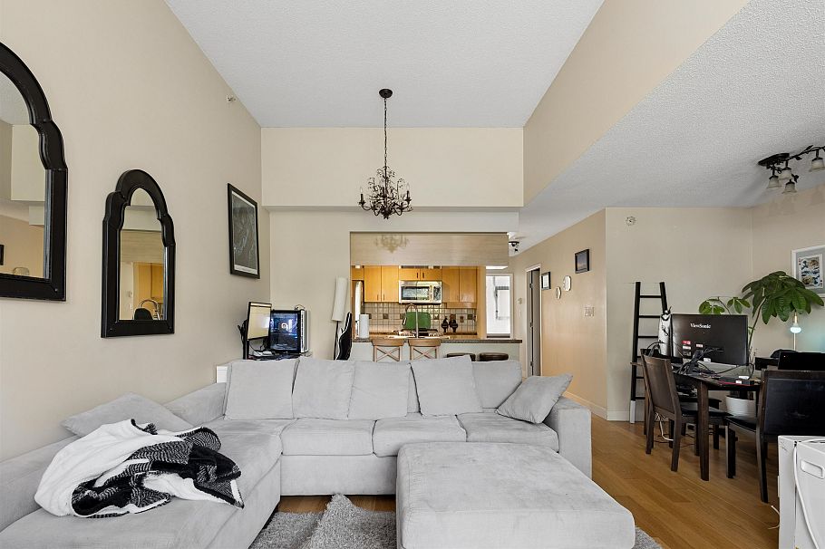 2P 1033 Marinaside Crescent Vancouver, BC - 6