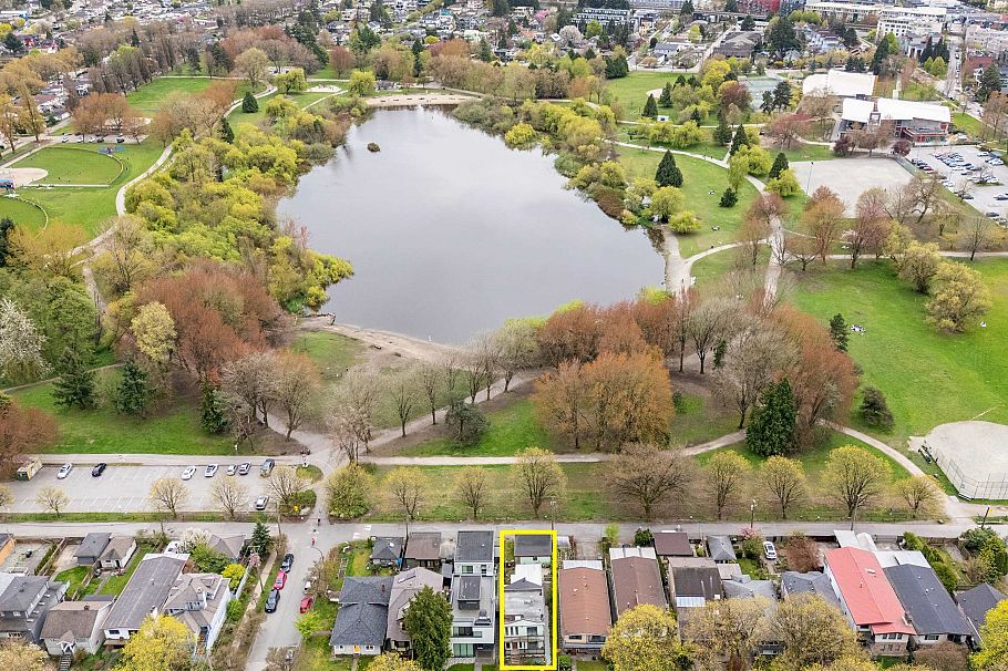 2056 E 13th Avenue Vancouver, BC - 1