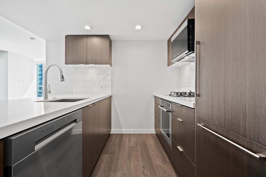 807 8238 Lord Street Vancouver, BC - 16