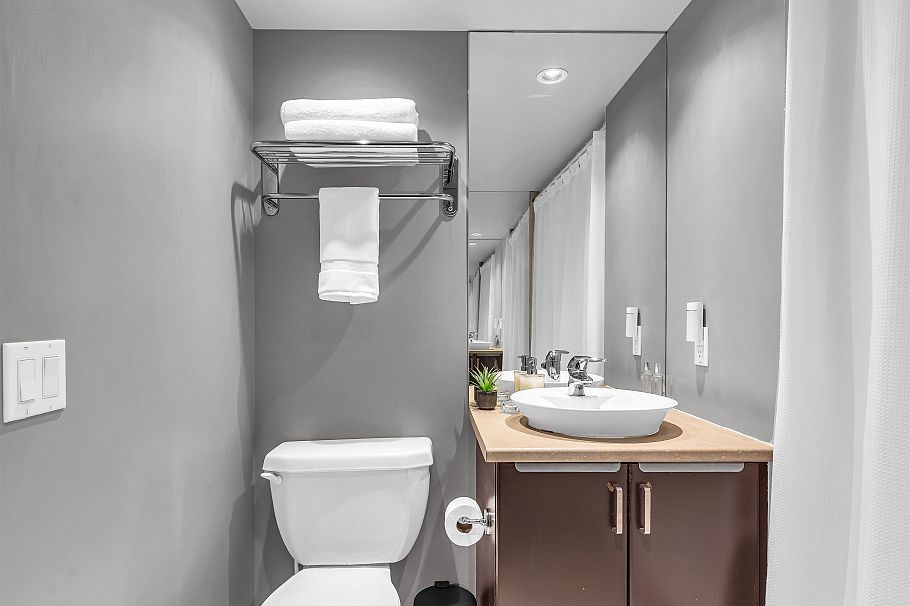 701 155 W 1st Street North Vancouver, BC - 5