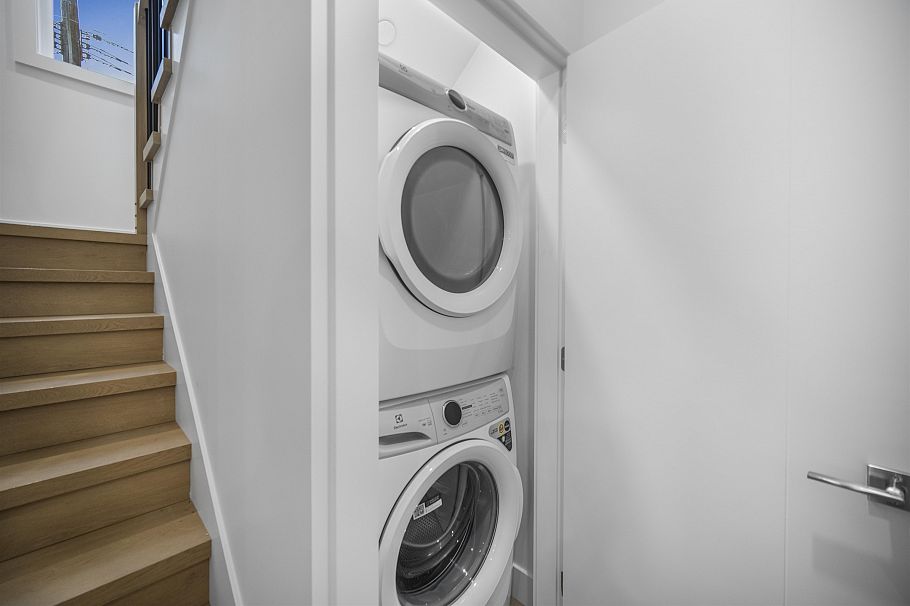 1 3623 Triumph Street Vancouver, BC - 13