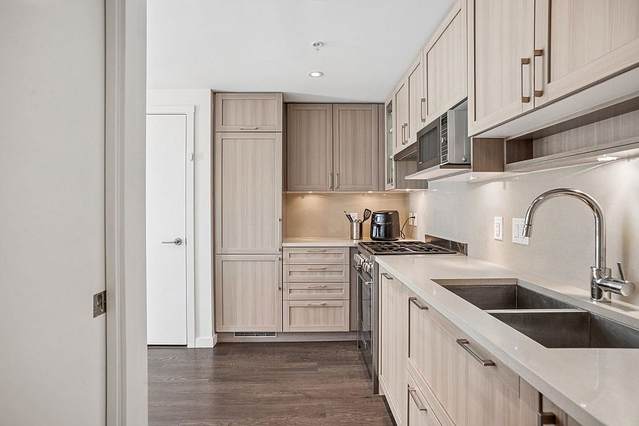 317 5665 Boundary Road Vancouver, BC - 3