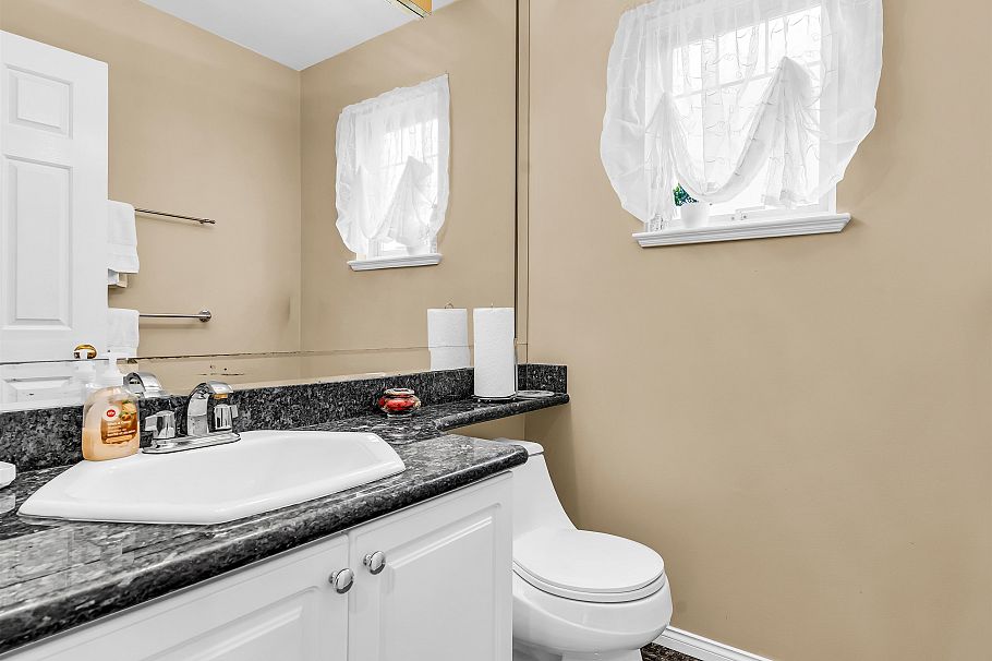 3263 W 14th Avenue Vancouver, BC - 21