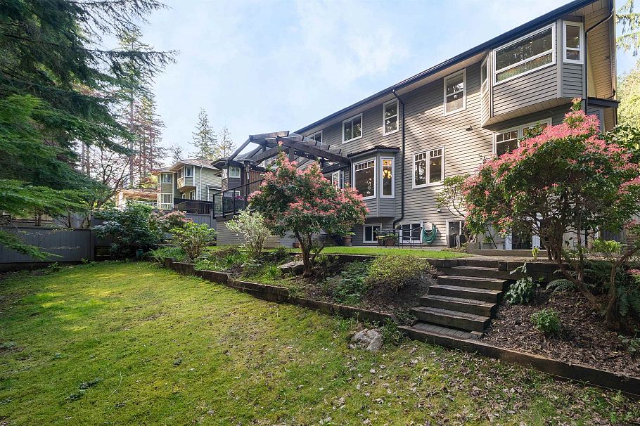 801 Regal Crescent North Vancouver, BC - 39