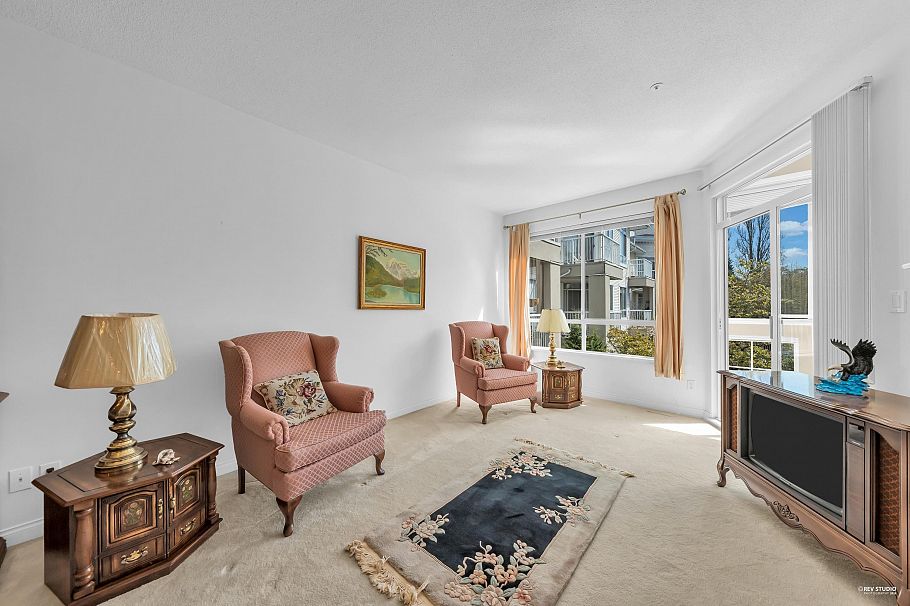 321 360 E 36th Avenue Vancouver, BC - 5