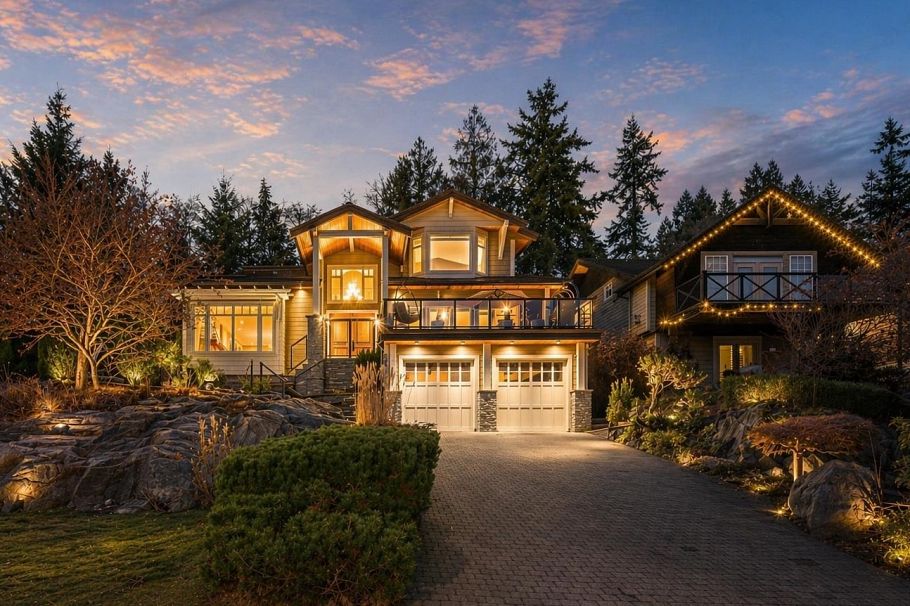 3402 Anne Macdonald Way North Vancouver, BC - 1