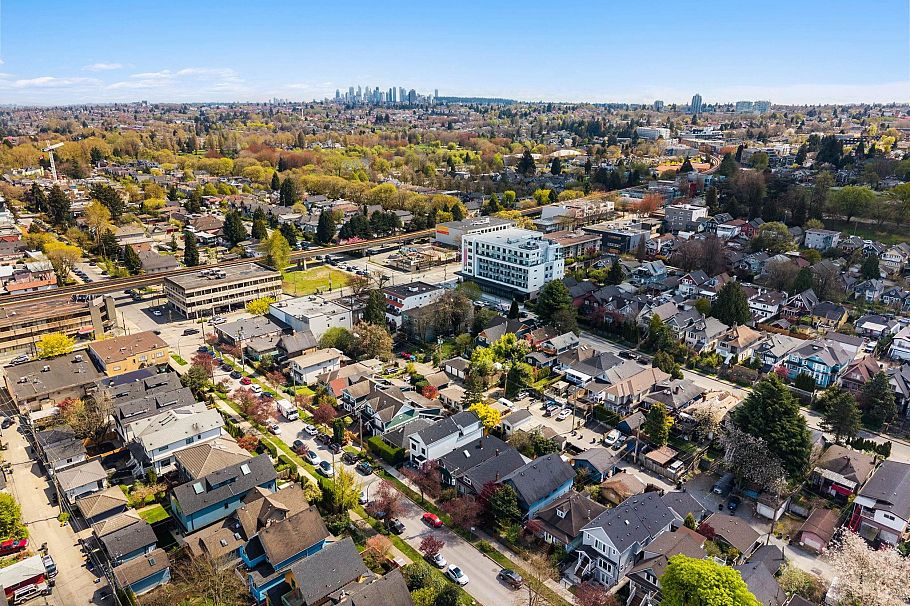 1 1620 E 11th Avenue Vancouver, BC - 37