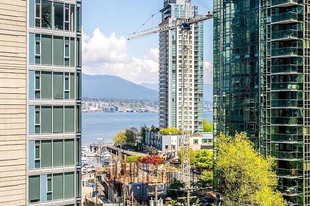 303 1415 W Georgia Street Vancouver, BC - 34